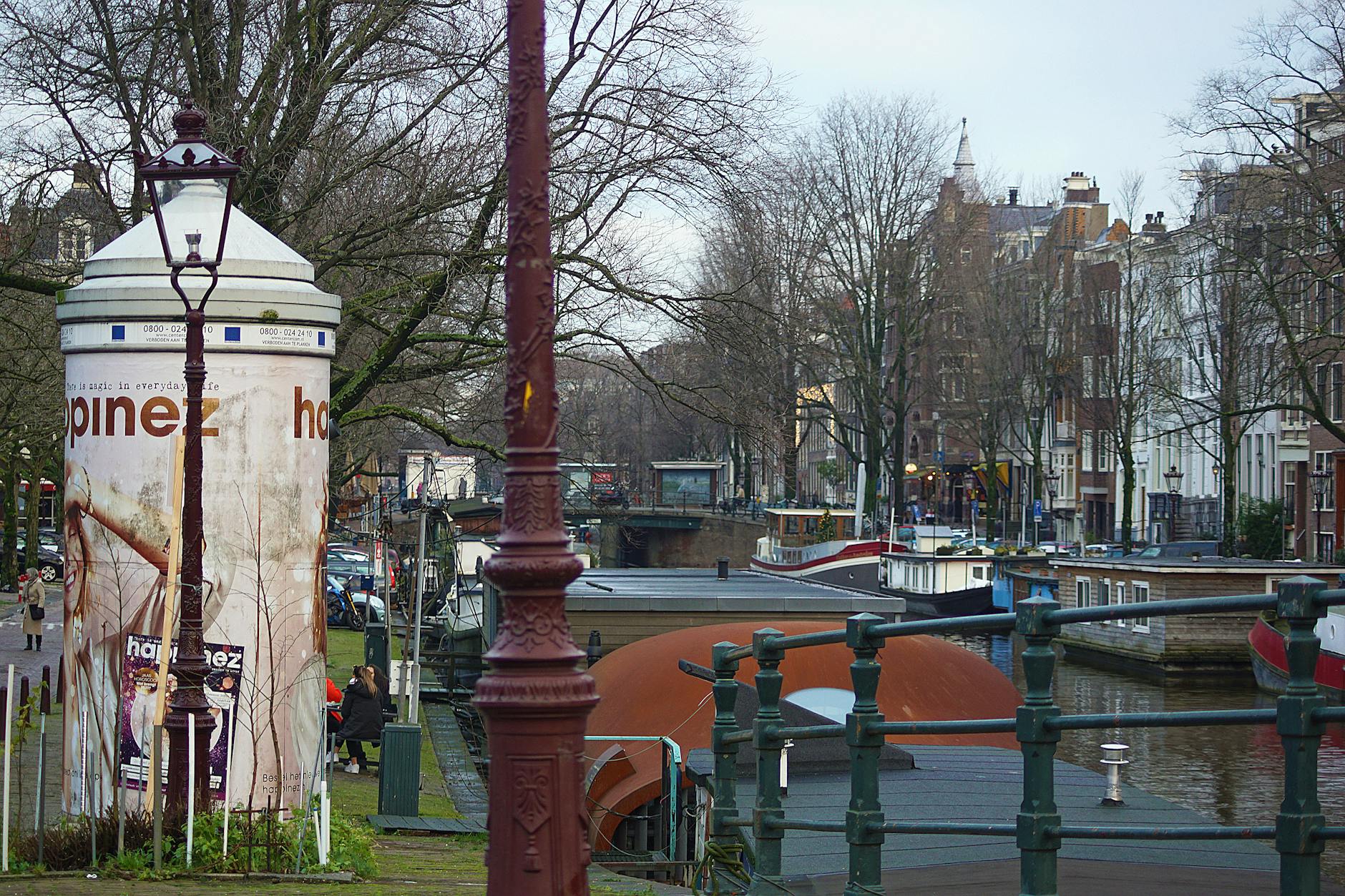 The picturesque Jordaan neighborhood in Amsterdam with its narrow streets, independent boutiques, and cozy cafes, one of the most popular areas for visitors wondering where to stay in Amsterdam