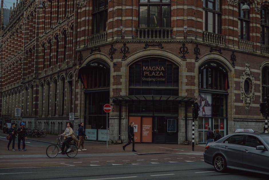 Nine Streets Amsterdam canal boutique shops