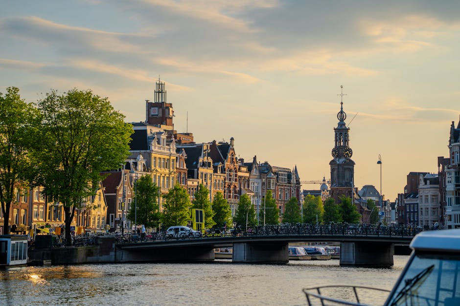 Amsterdam Westerkerk Homomonument canal