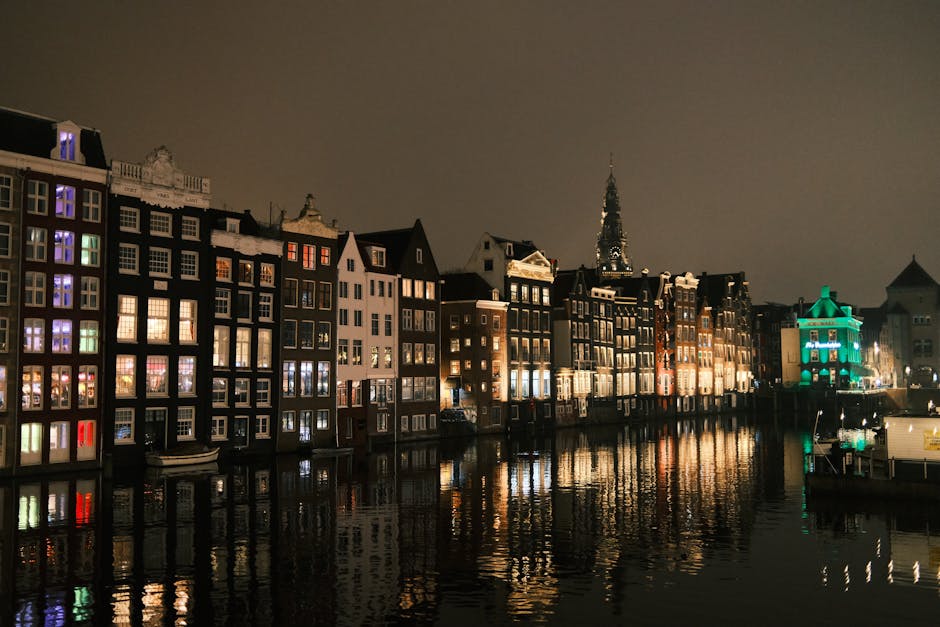 Amsterdam Reguliersdwarsstraat gay bar nightlife