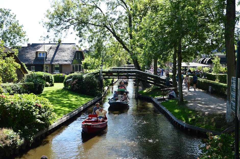 Giethoorn small wooden bridge canal path pretty