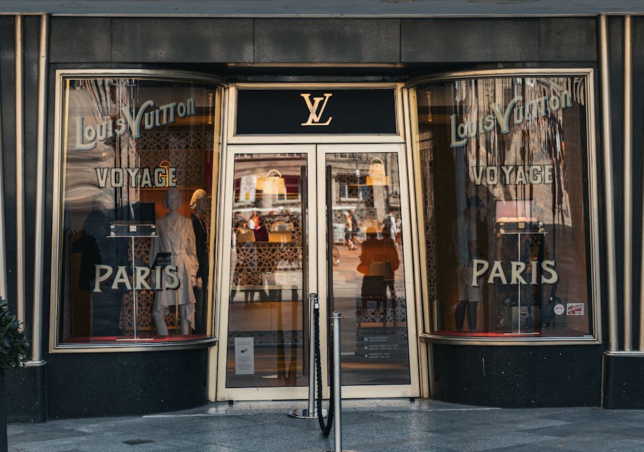 PC Hooftstraat luxury shopping Amsterdam boutique